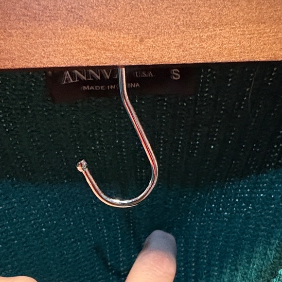 Emerald V-Neck Sweater for Women - Picture 2 of 5